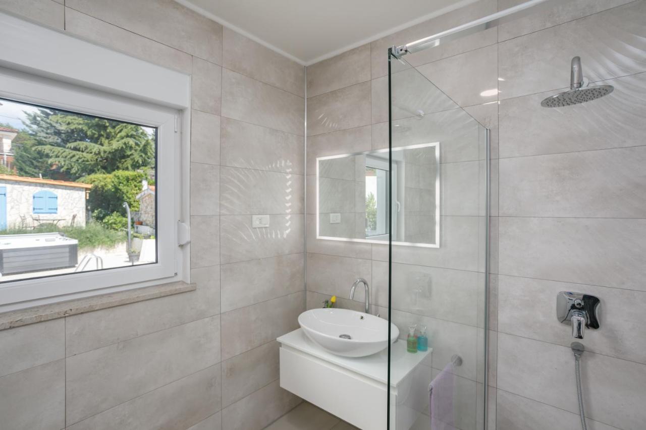 Holiday home Alma Krk Linardici